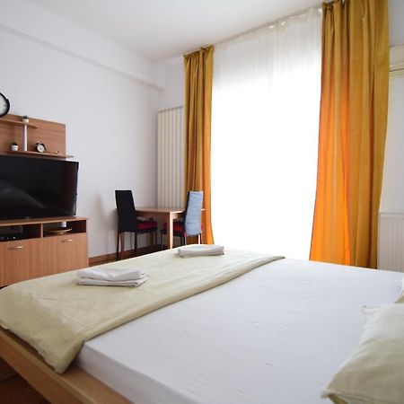Resedinta Lui Calin - Calea Victoriei Near Royal Palace 布加勒斯特 外观 照片